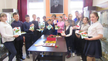 5 мая Балаганский музей посетили учащийся 6, 7 классов Заславской школы с учителем Зооновой Любовью Викторовной